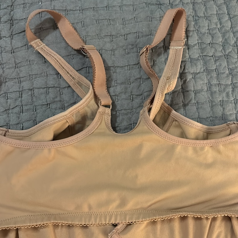 Bras - Picture 4 of 4